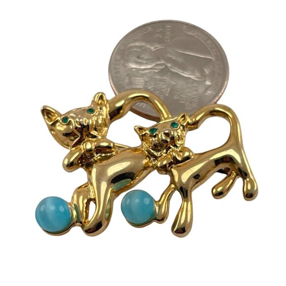 Vintage Gold Tone Cat Brooch With Turquoise Ball Two Cats Design - Picture 4 of 8